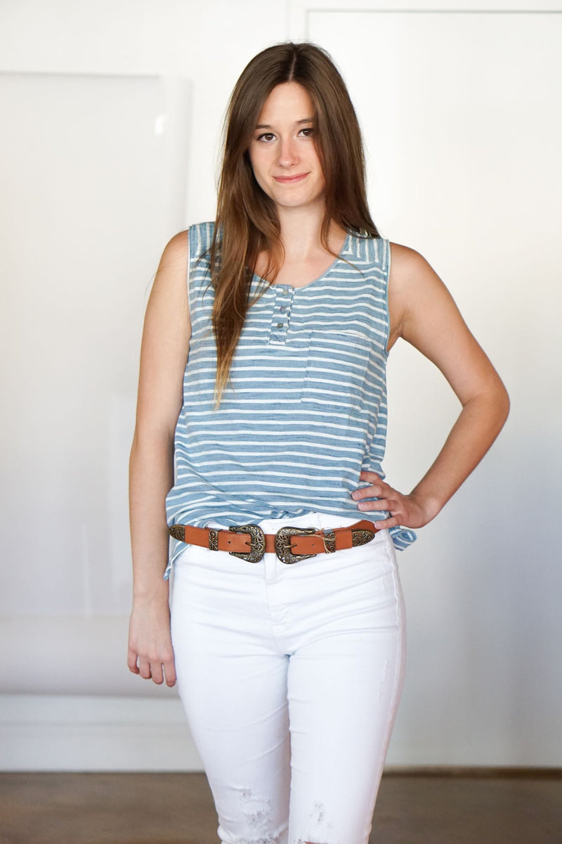 mode, Sali button and pocket sleeveless top