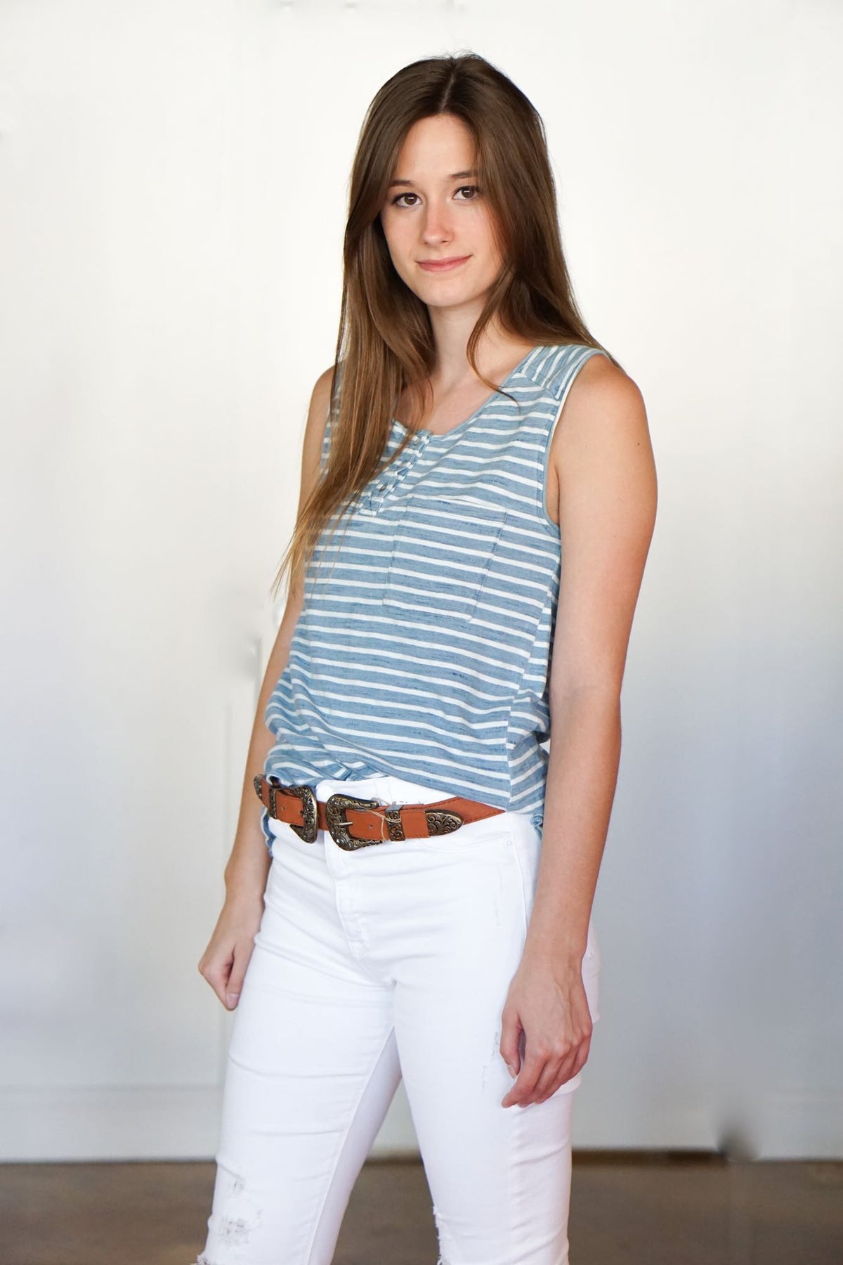 mode, Sali button and pocket sleeveless top