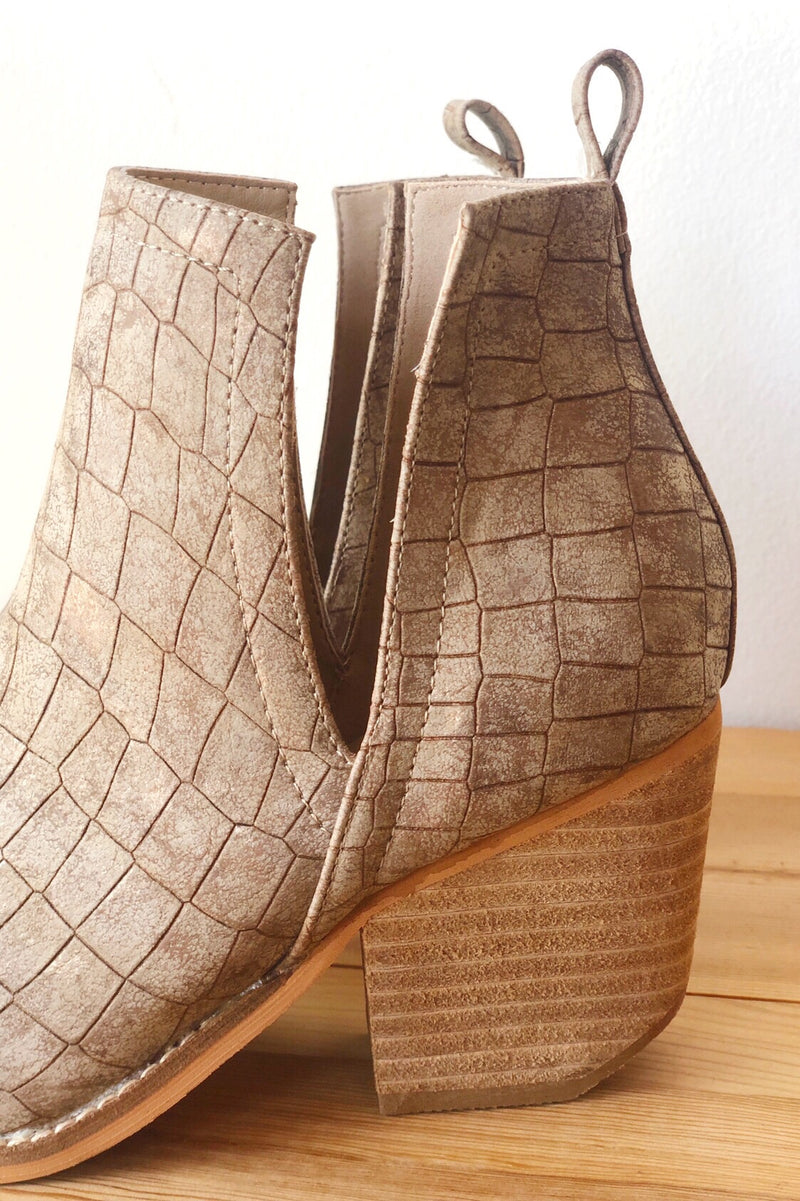 mode, wilder side slit bootie
