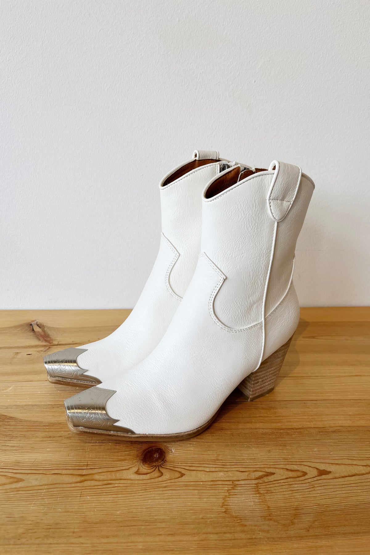 mode, dakota boot
