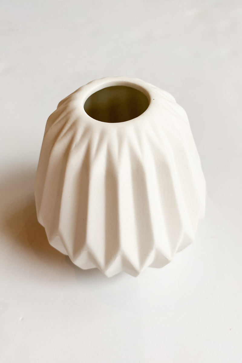 mode, fresh air rivets vase