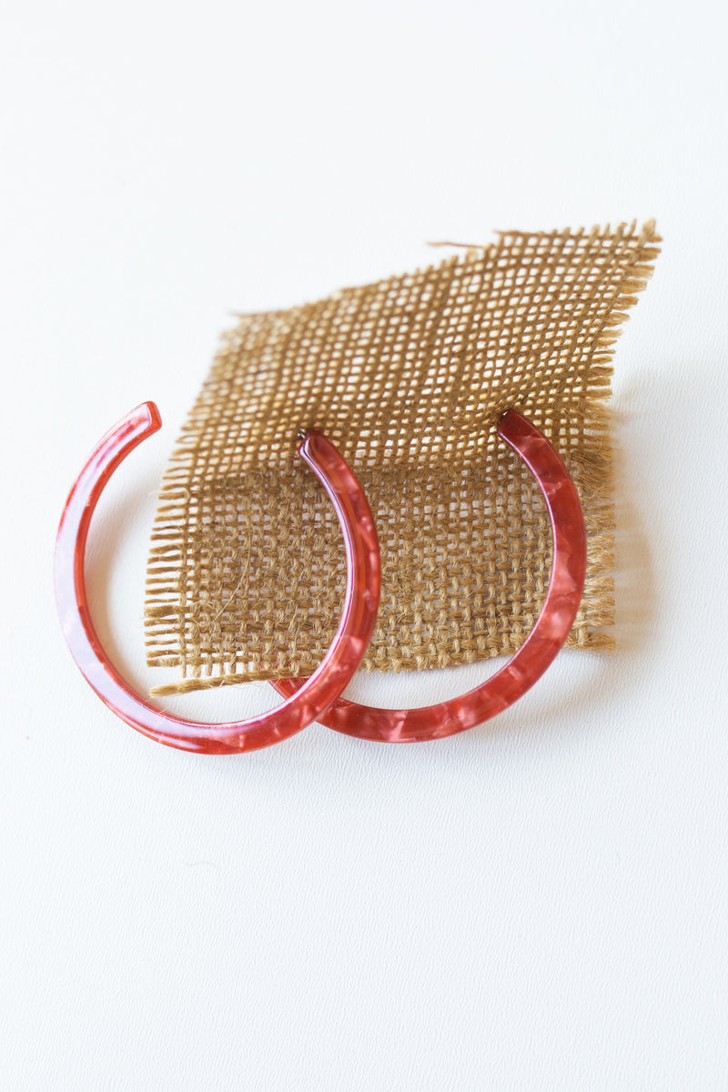 mode, hands free hoop earring