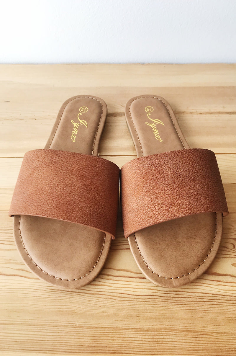 mode, minimalist sandal