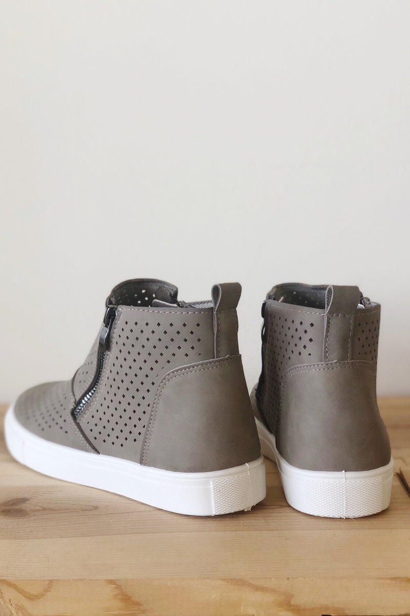 mode, room to breathe high top sneaker