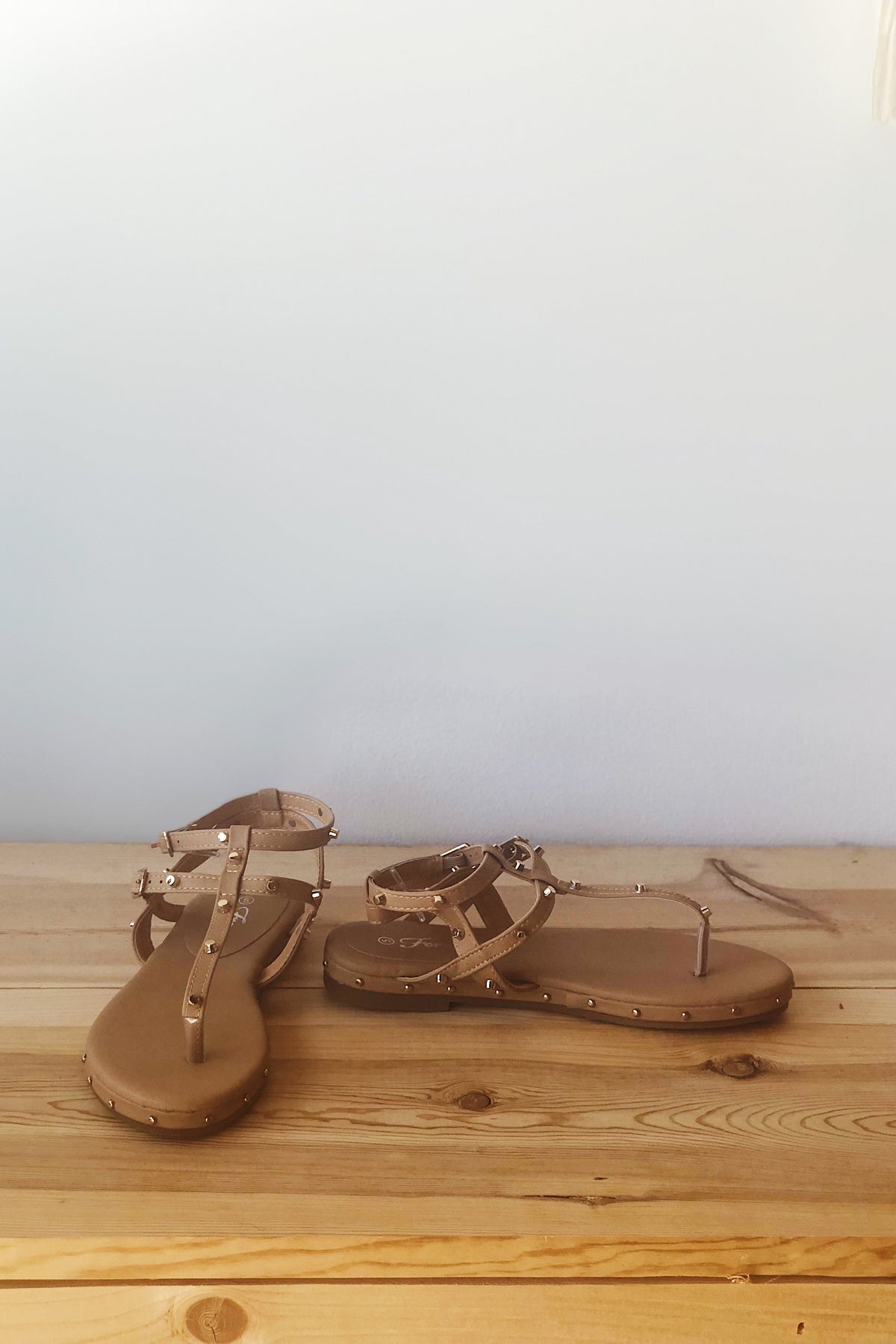 mode, optimism sandal