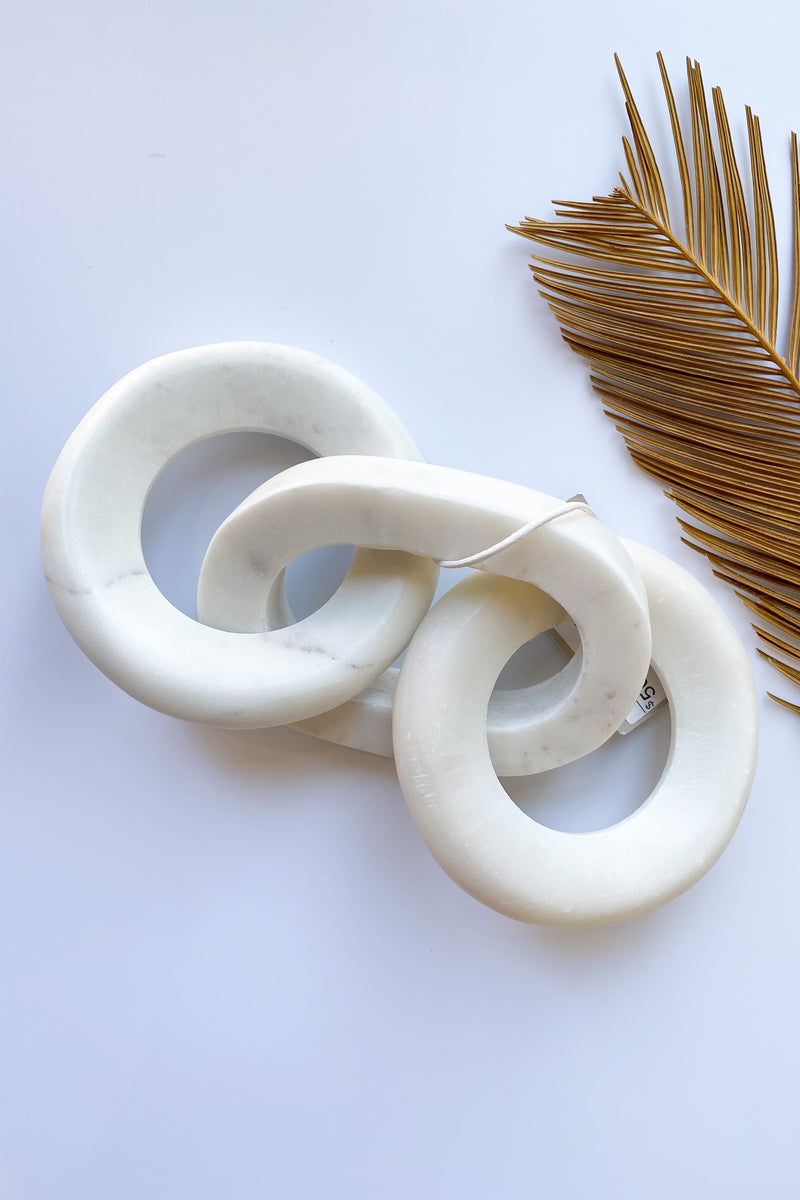 white marble chain