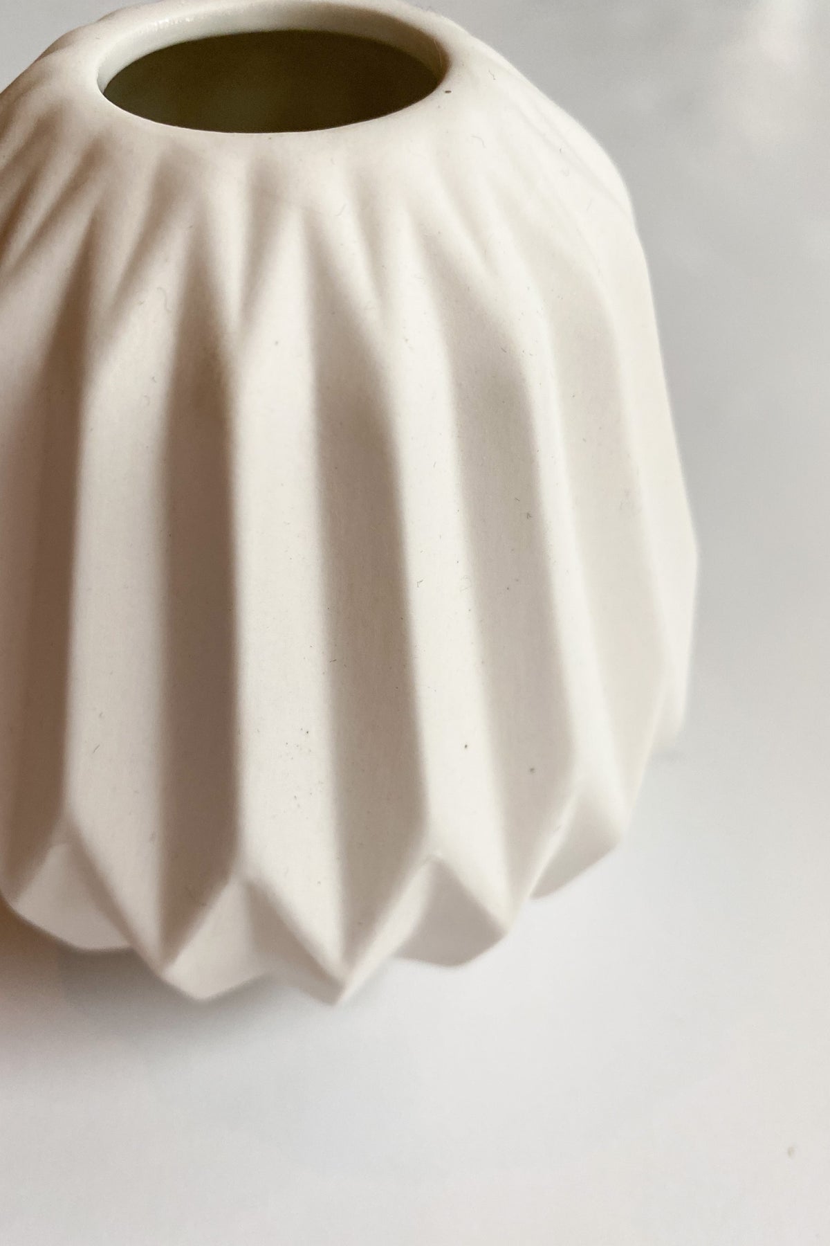 mode, fresh air rivets vase