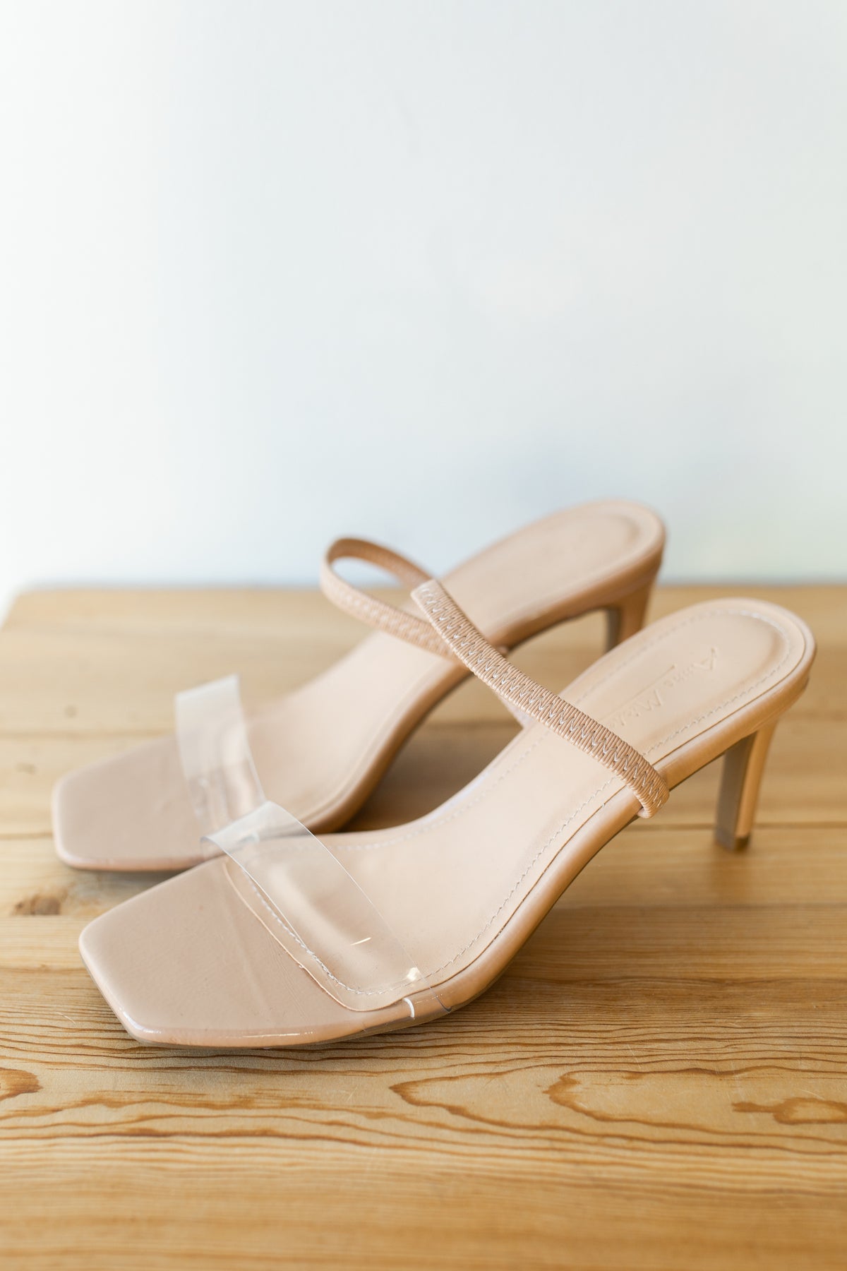 mode, get along with you heel