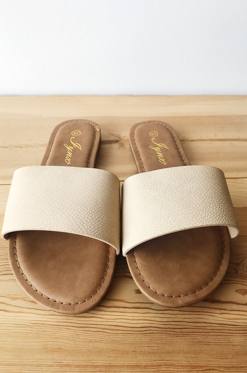 mode, minimalist sandal