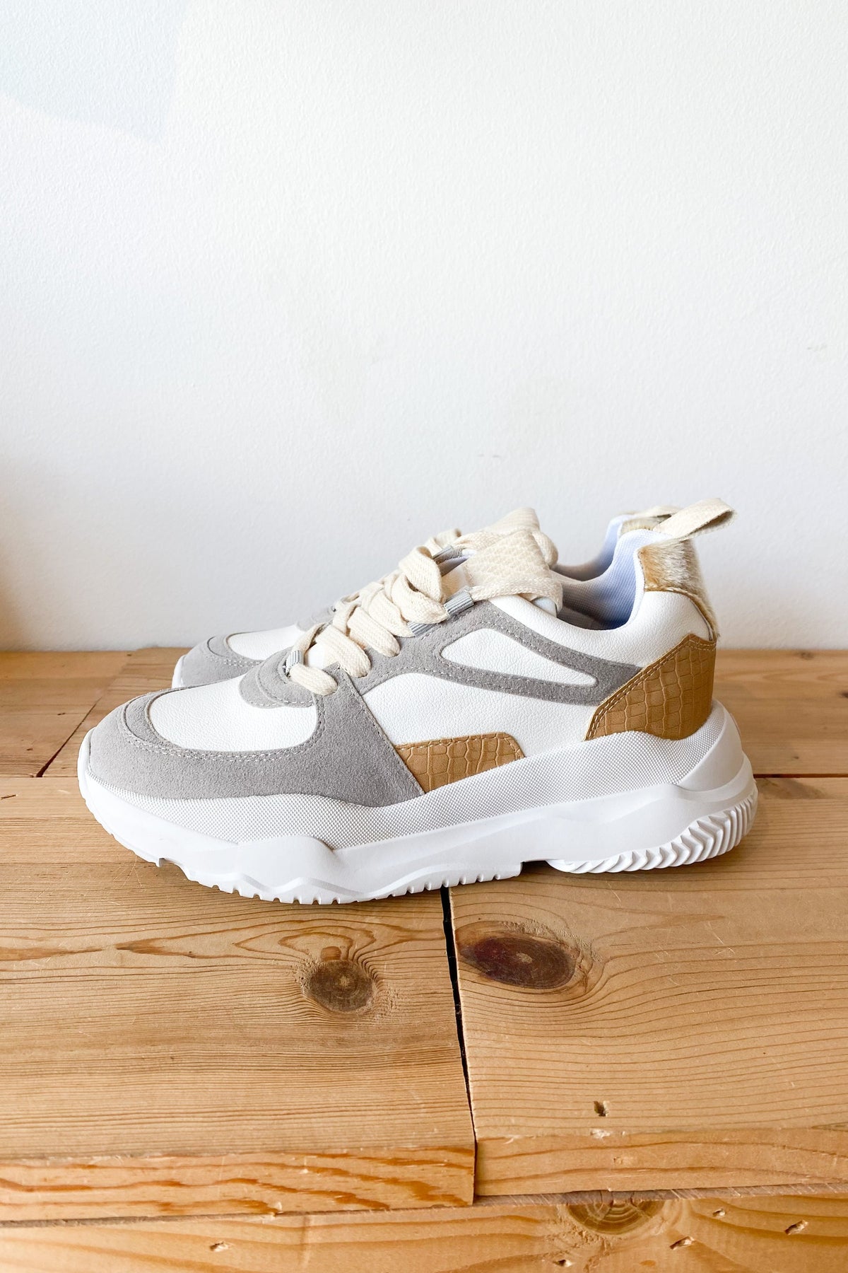 mode, leia sneakers