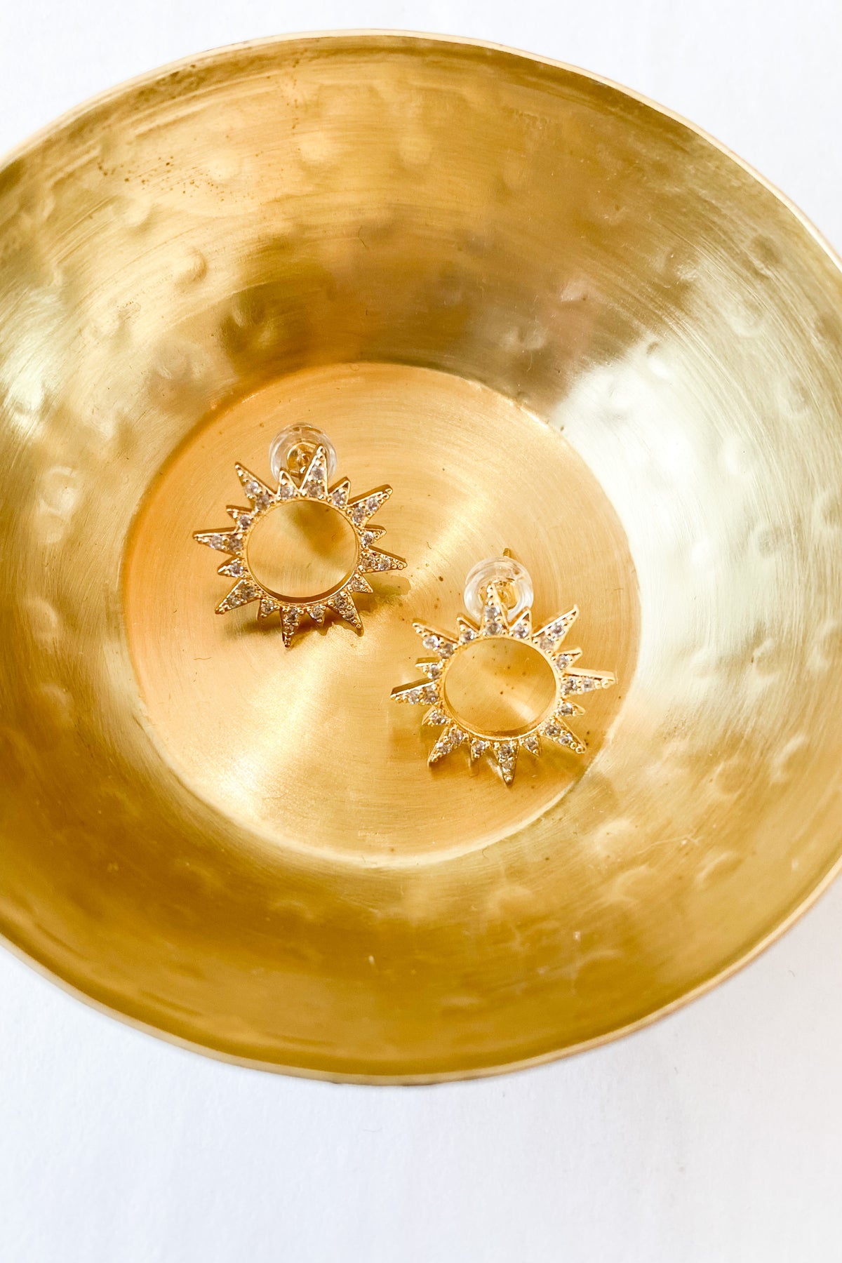 mode, sun ray studs