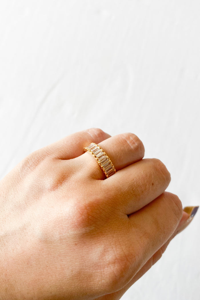 mode, baguette queen ring