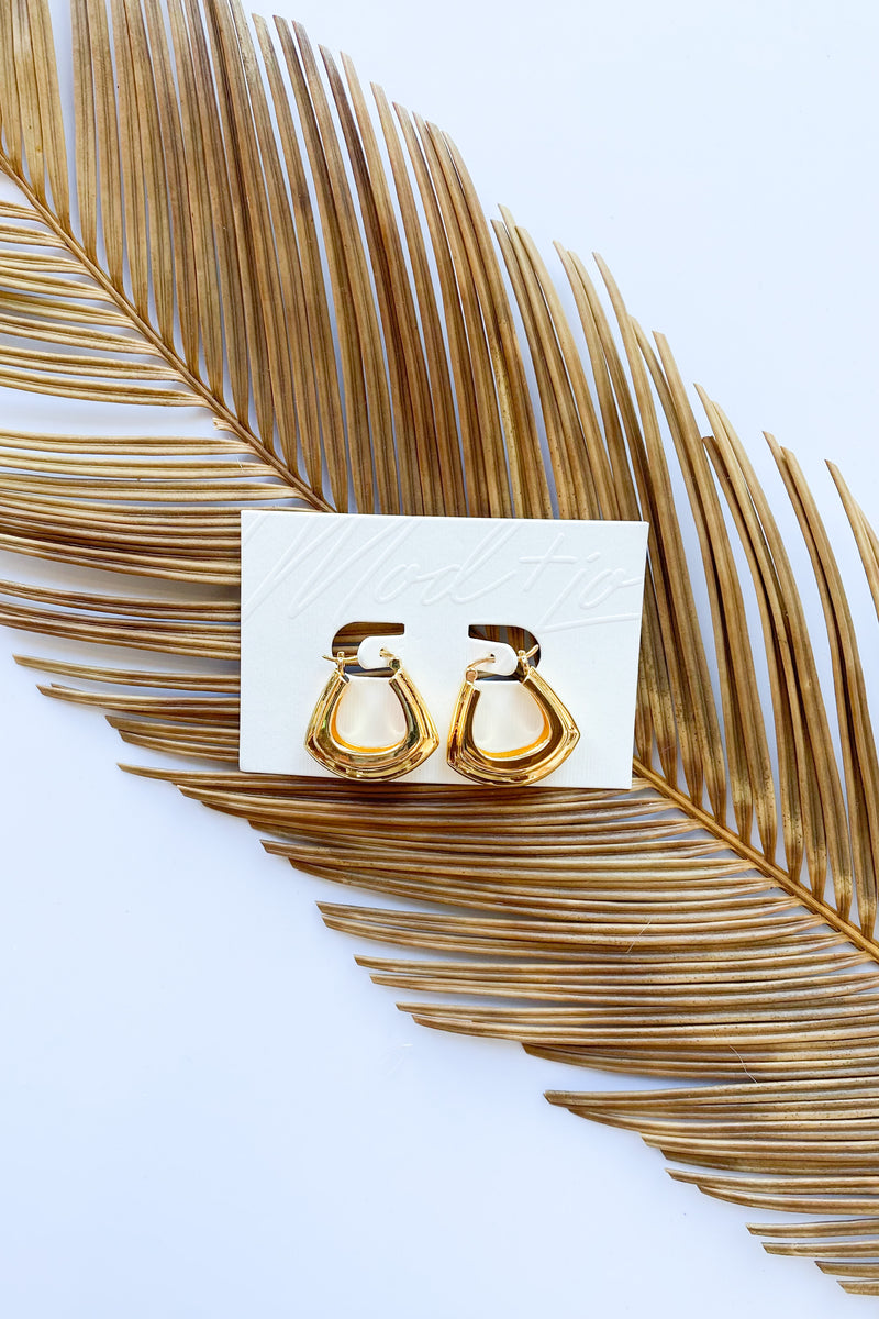 mode, kelsea hoops