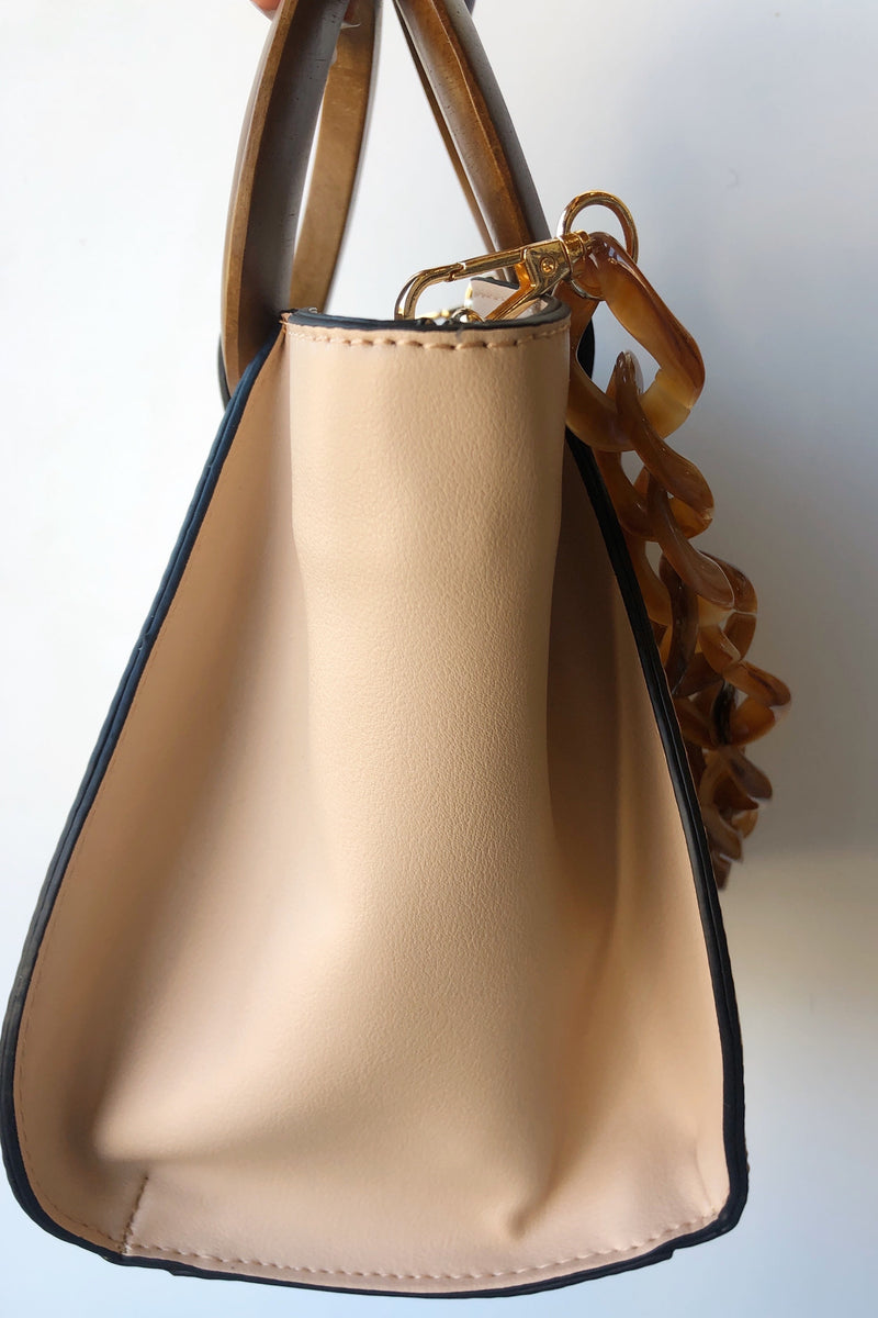 mode, oval wooden handle bag