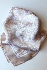 mode, un-phased square scarf