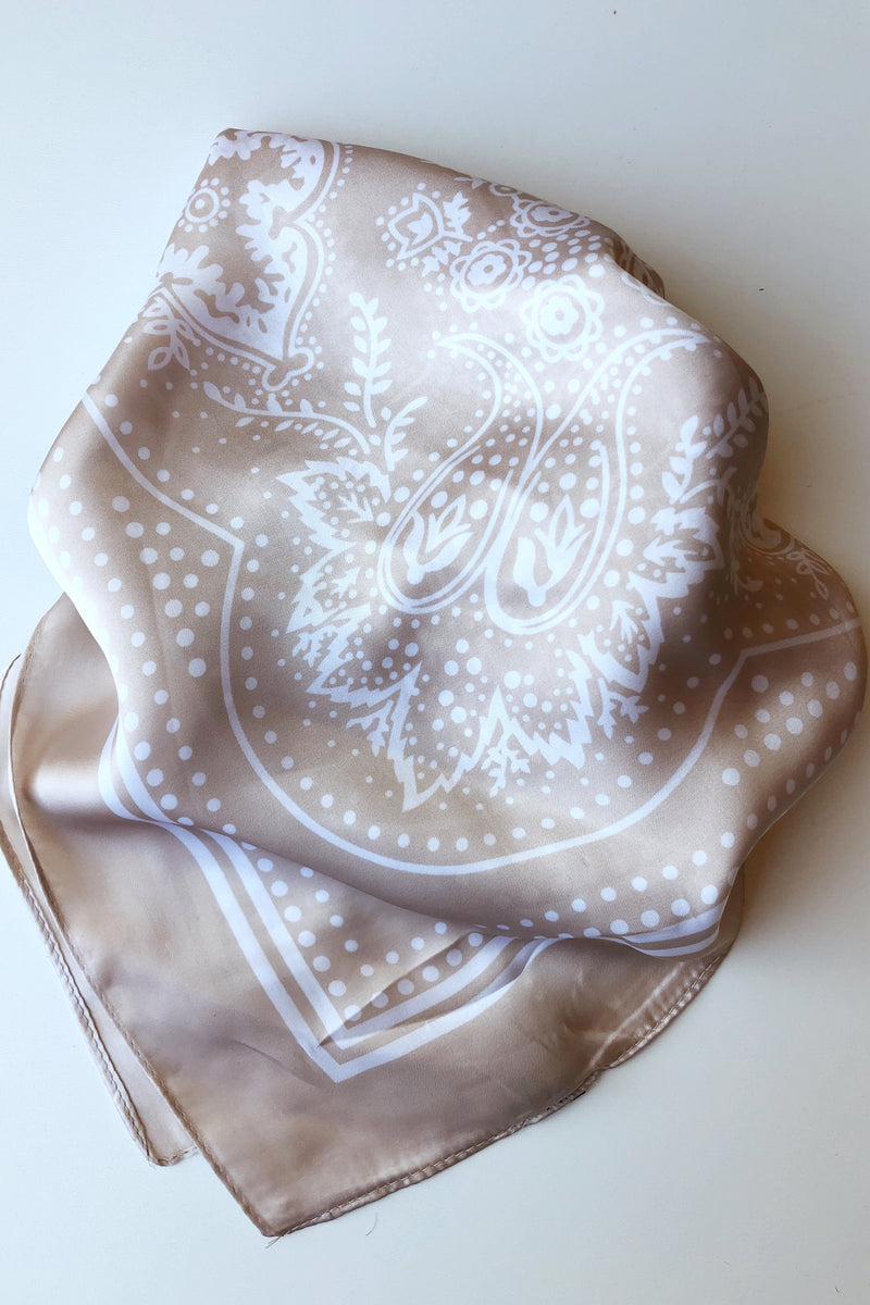 mode, un-phased square scarf