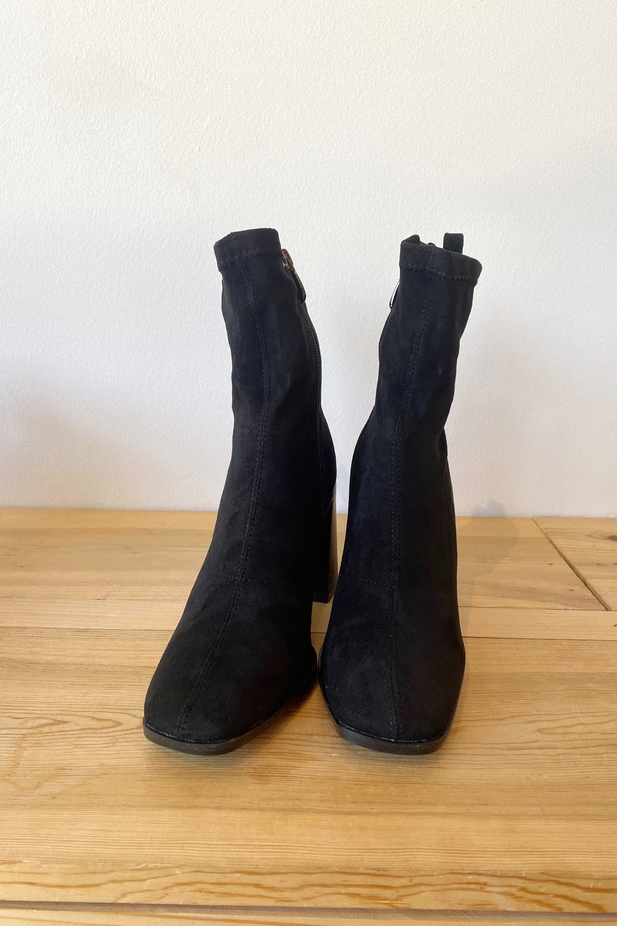 mode, Deya suede ankle boots