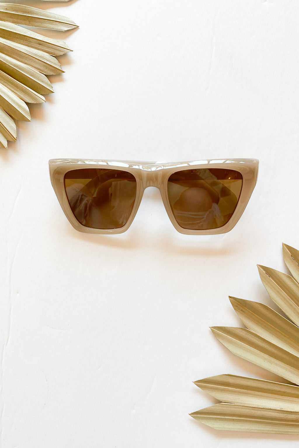 mode, ava sunnies