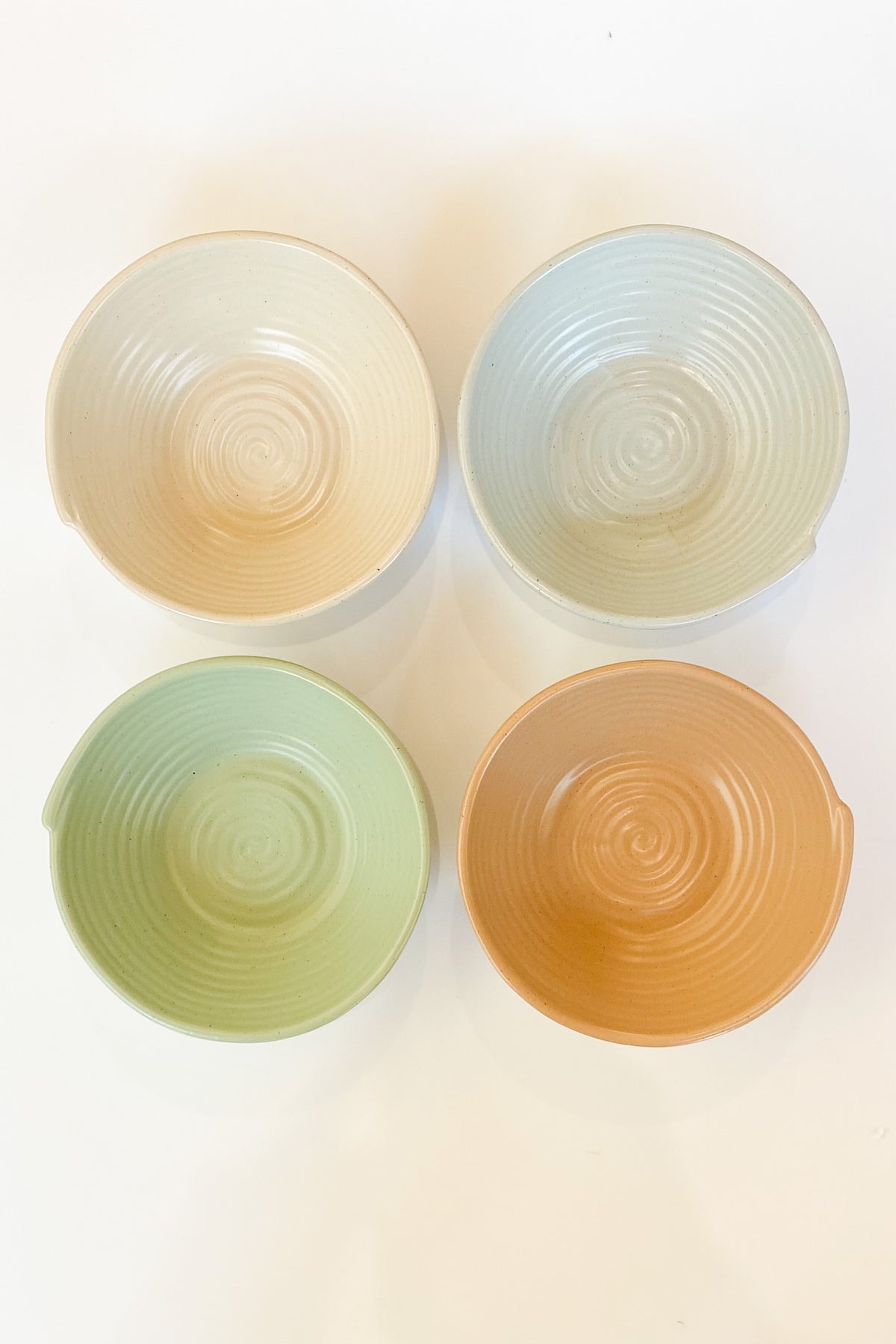 mode, ribbed stoneware bowl