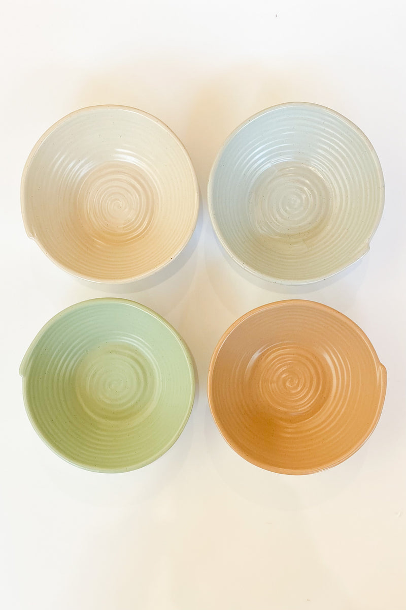 mode, ribbed stoneware bowl
