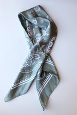 mode, un-phased square scarf