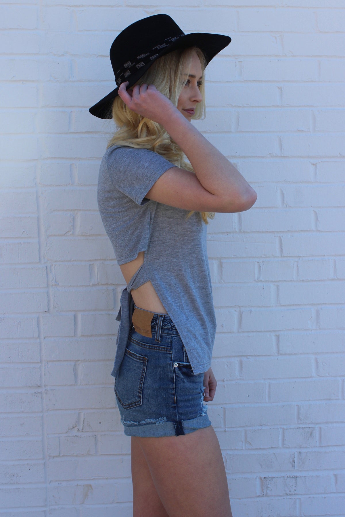 mode, open tie back tee