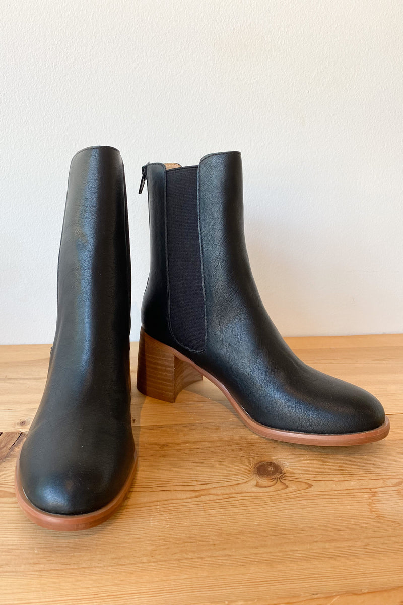 mode, the cora boot