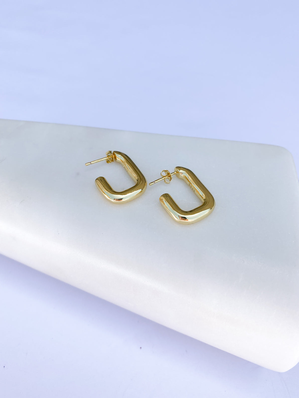 mode, daphne gold hoops