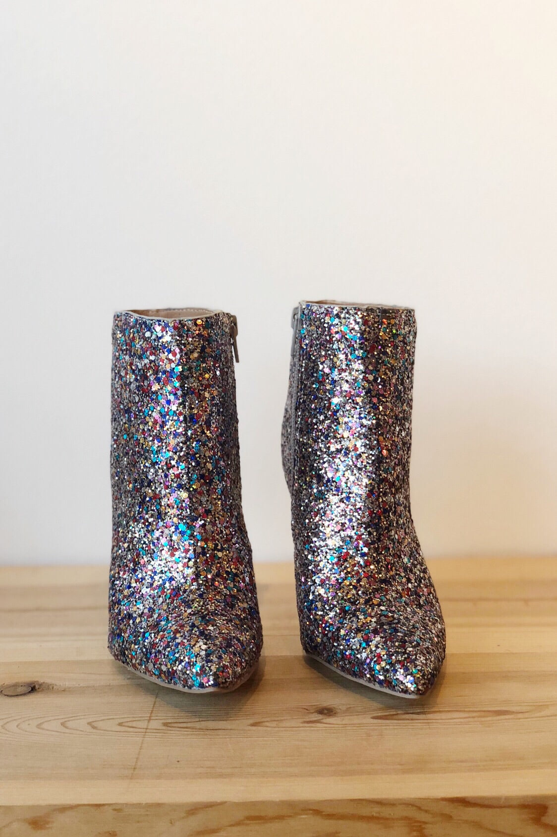 mode, shine bright glitter bootie