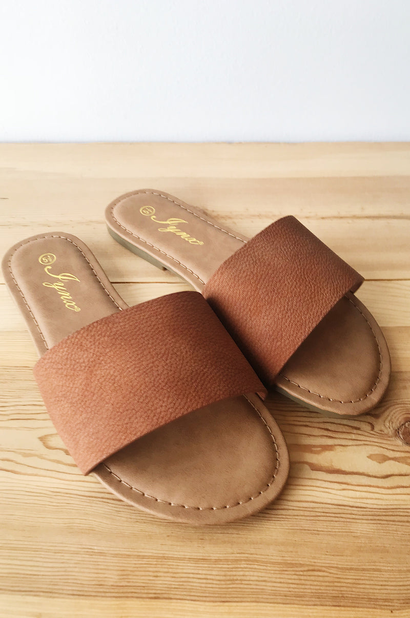 mode, minimalist sandal