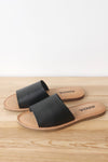 mode, Humble heart sandals