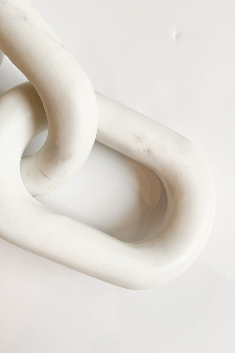 mode, marble chain decor