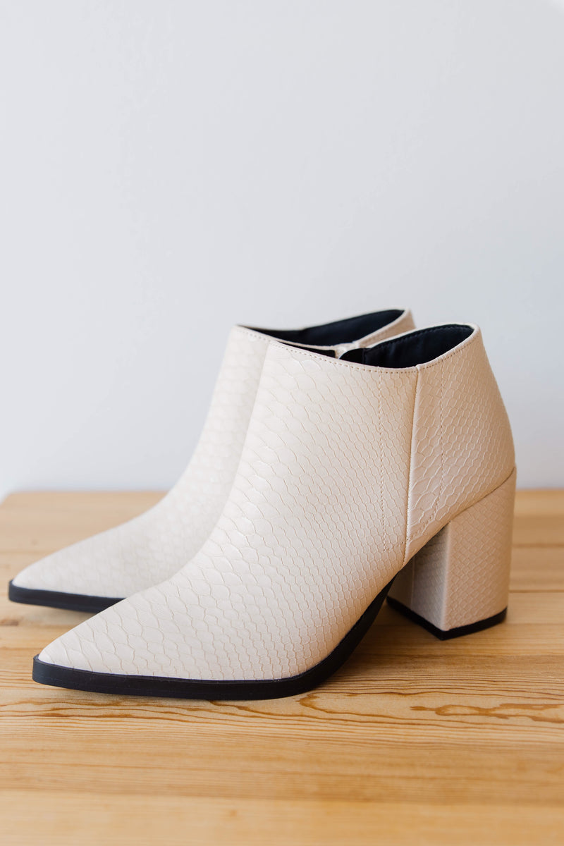 mode, compliments bootie