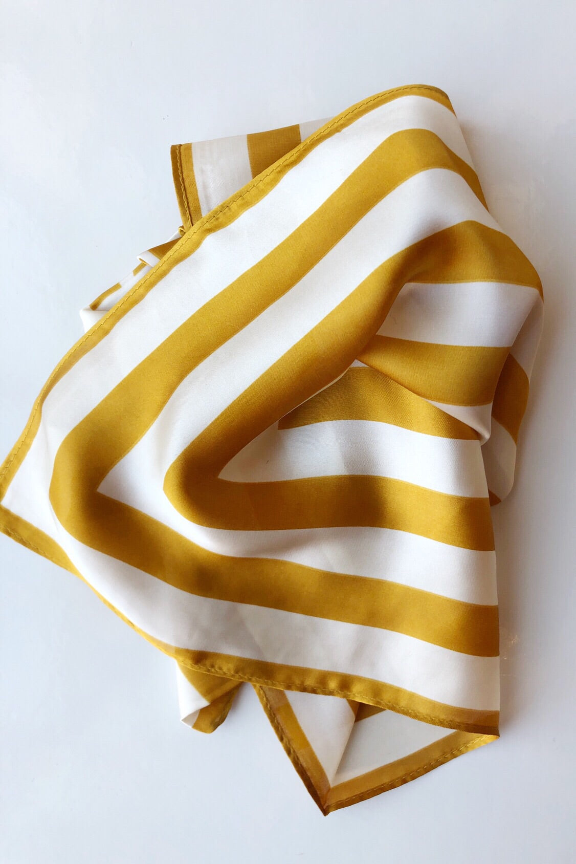 mode, hannah square scarf