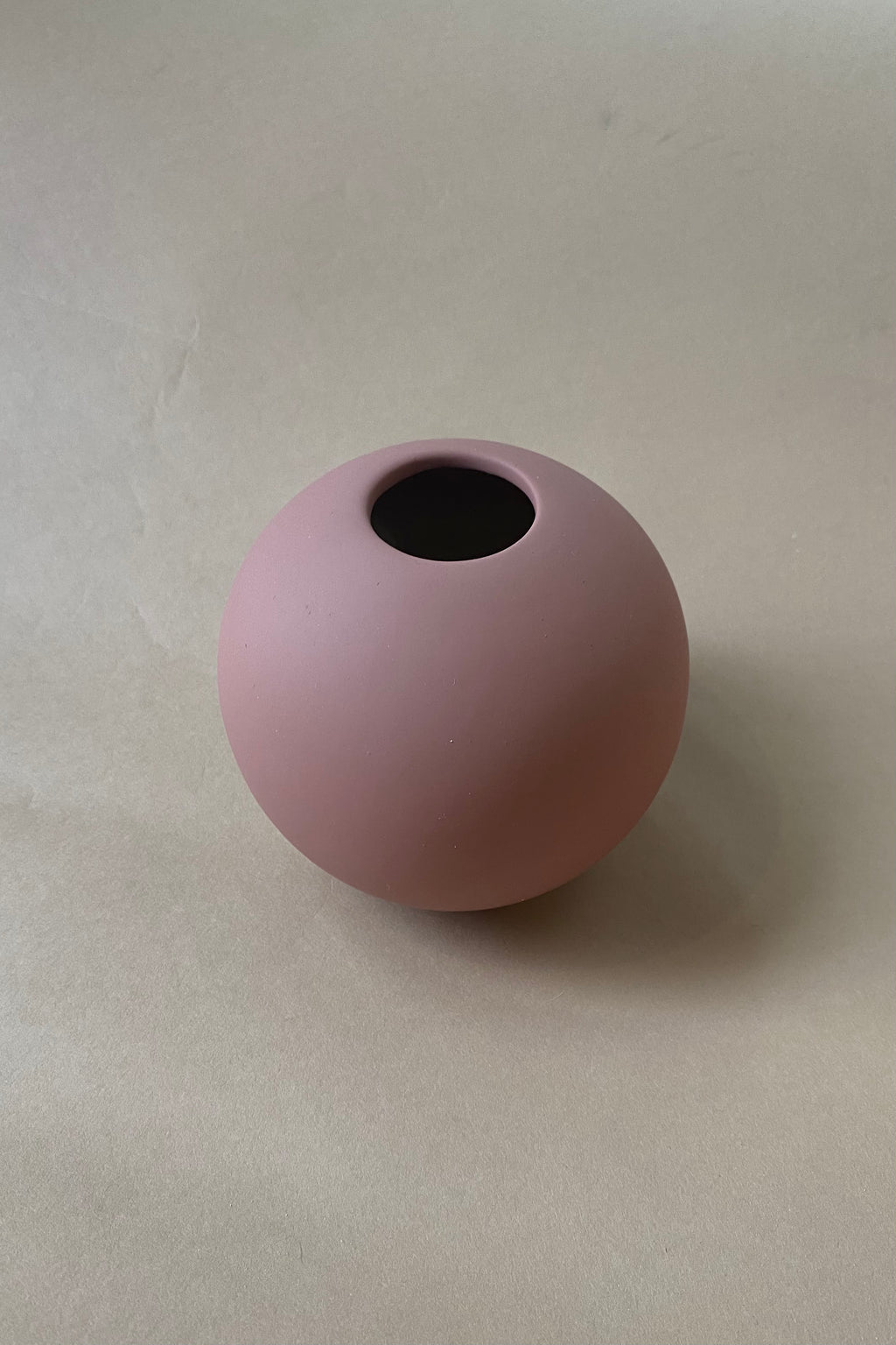 mode, phoenix pink vase