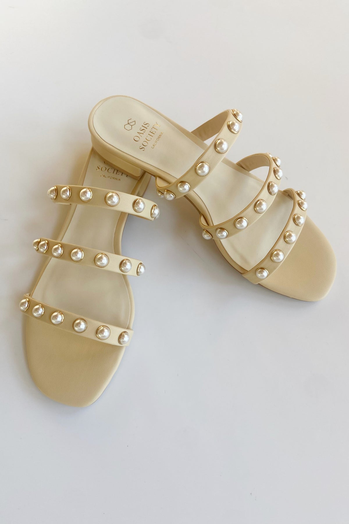 mode, valerie pearl sandals