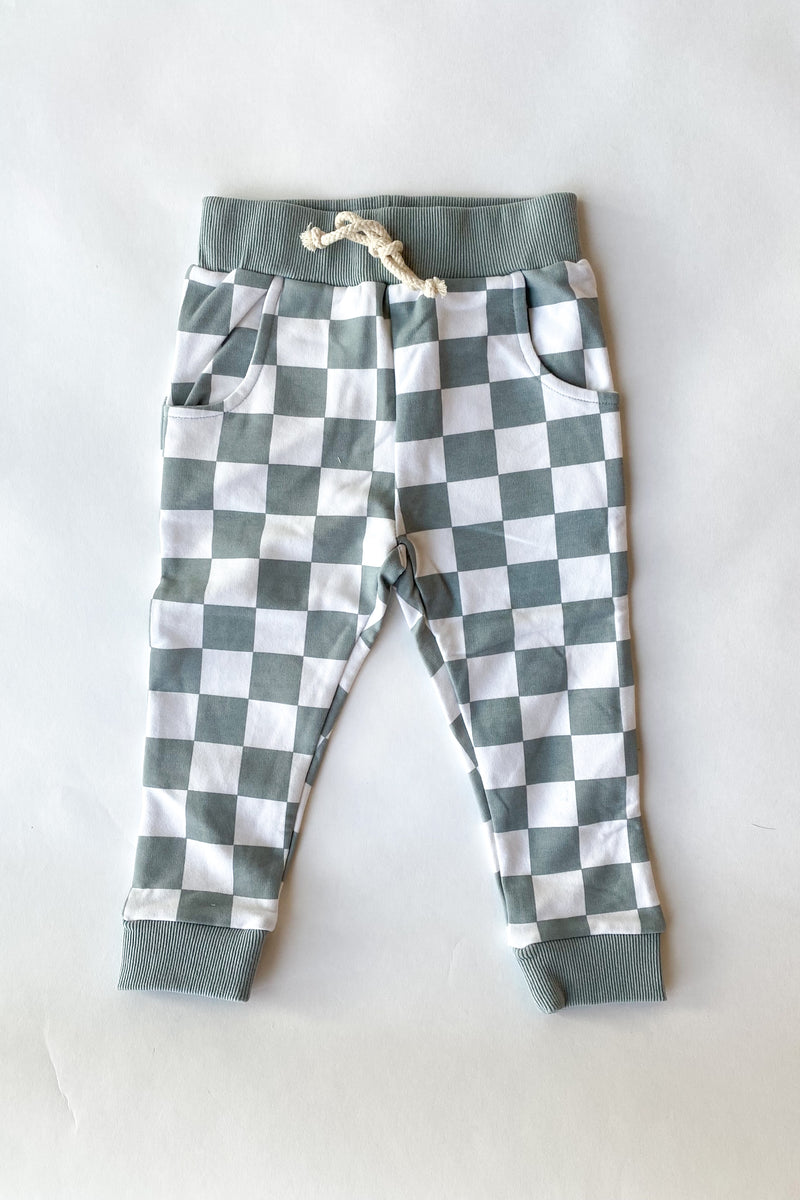 mode, checkered joggers