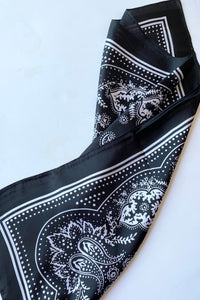 mode, un-phased square scarf