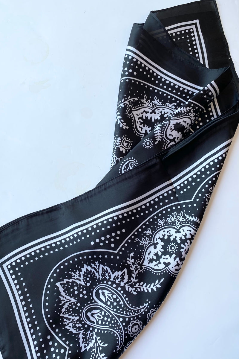 mode, un-phased square scarf