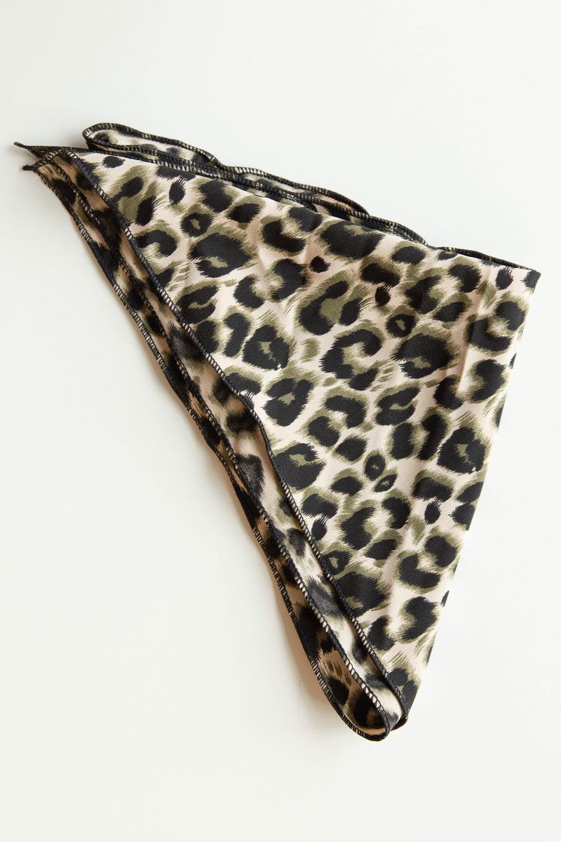 mode, leopard print half scarf