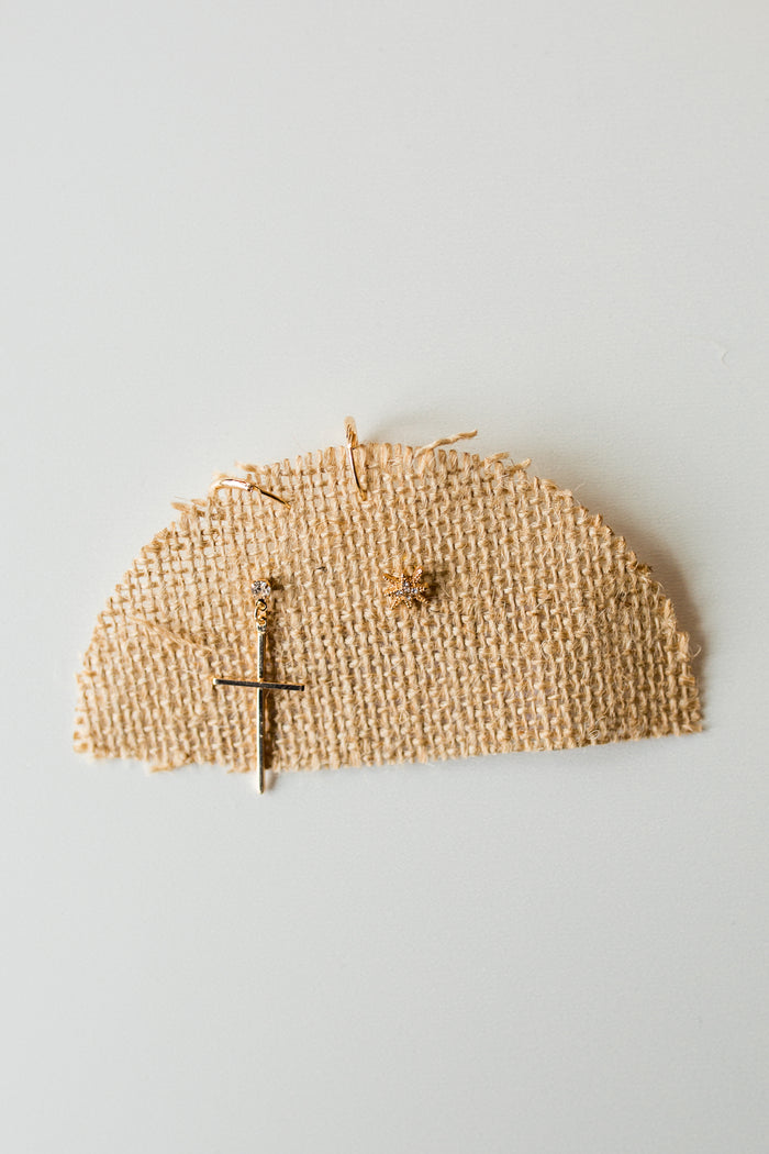 mode, open arms earring set