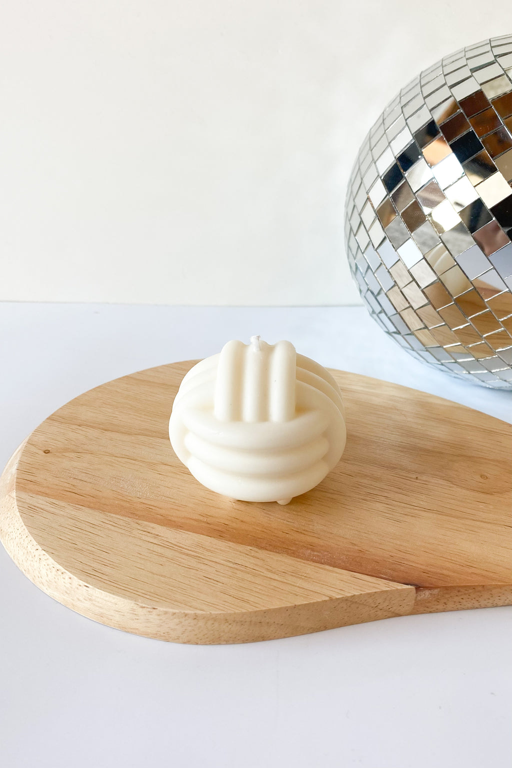 mode, giant knot candle