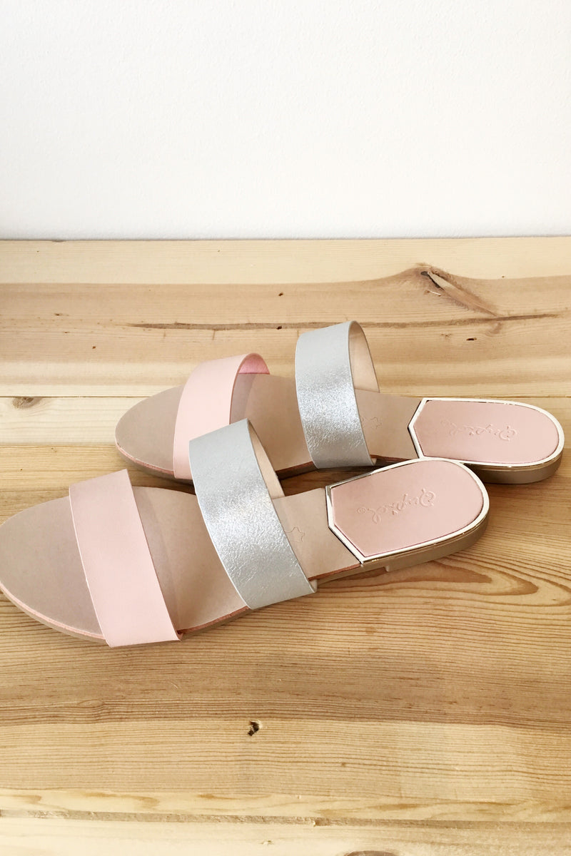 mode, Two tone double strap sandal