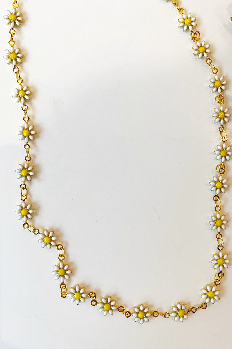 mode, daisy white choker