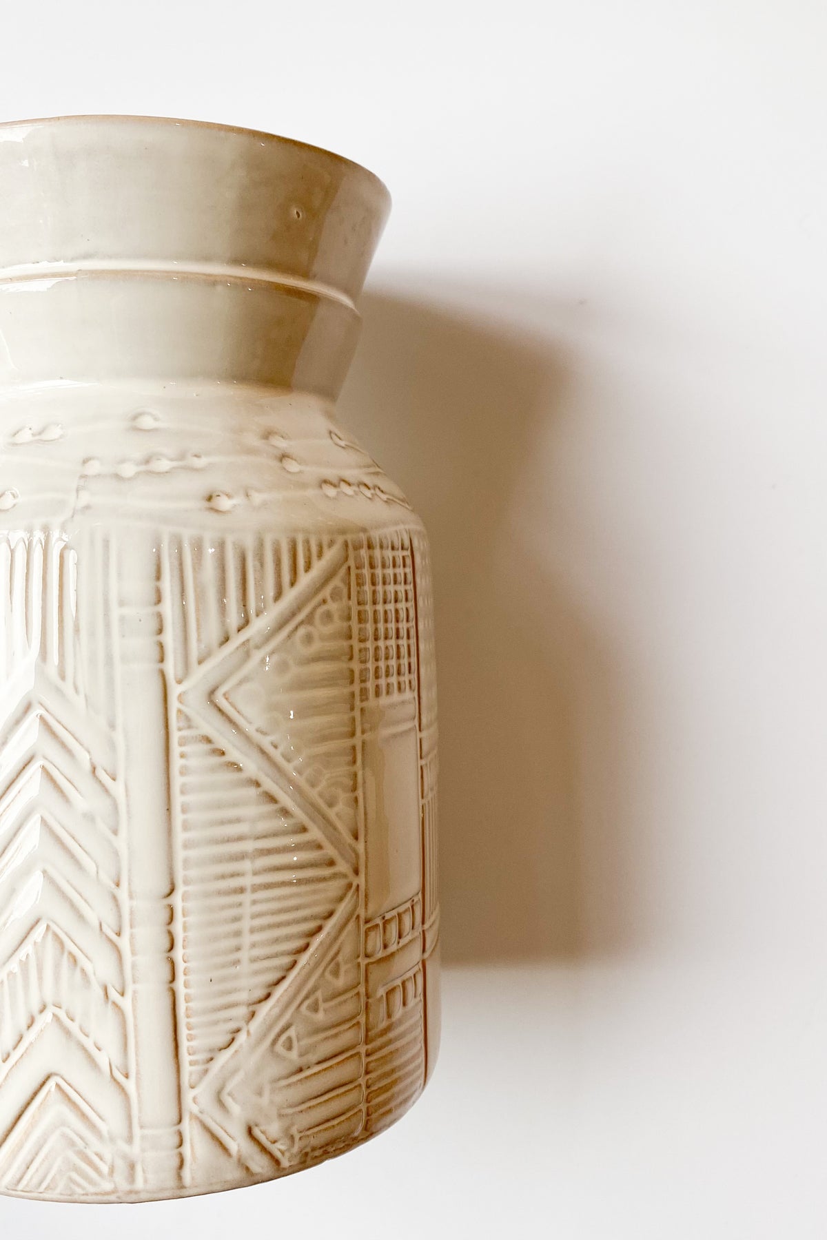 mode, small austin vase ivory