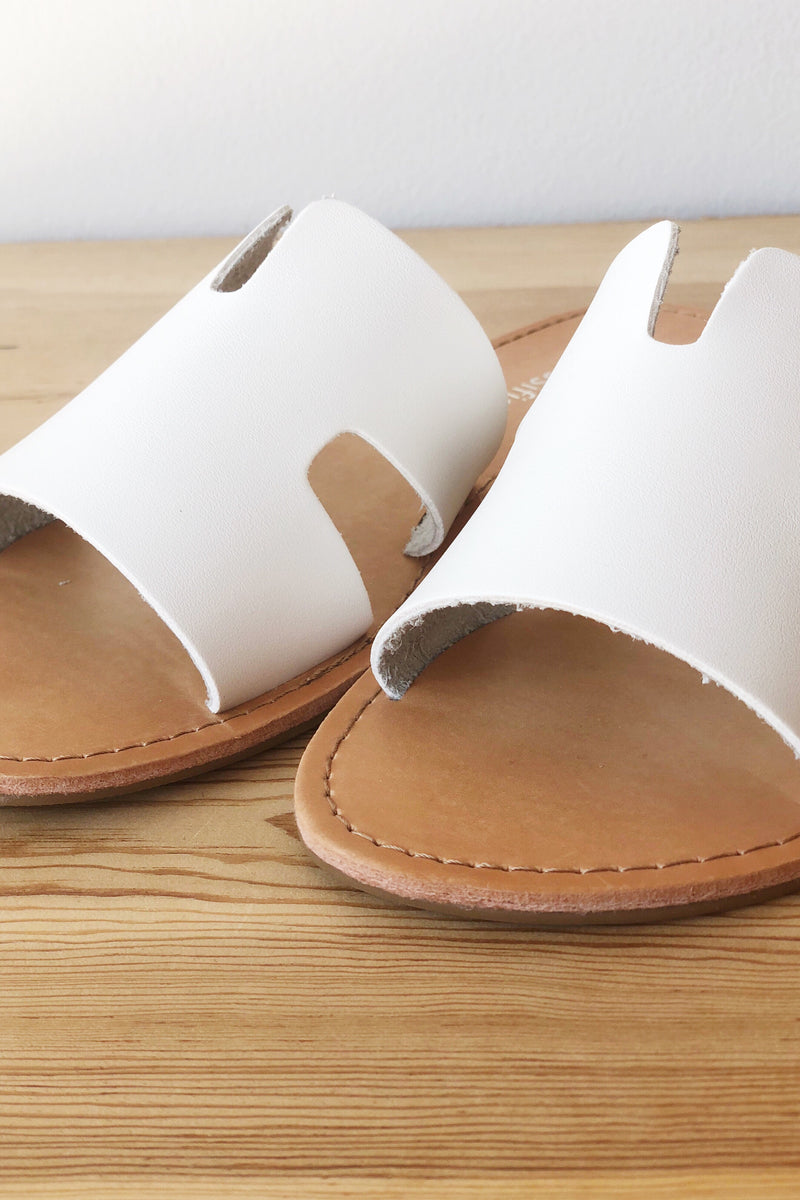 mode, into the sun sandal