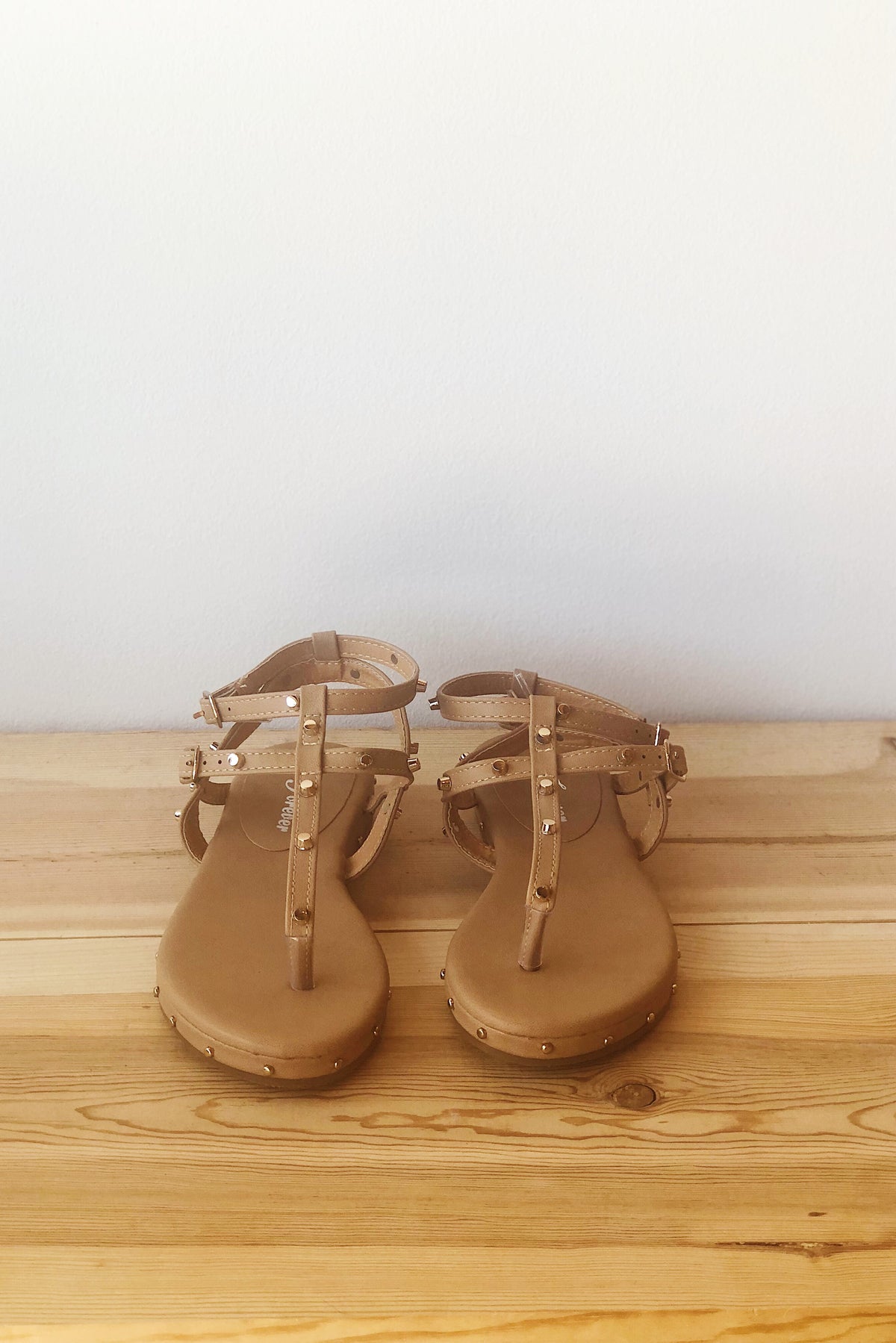 mode, optimism sandal