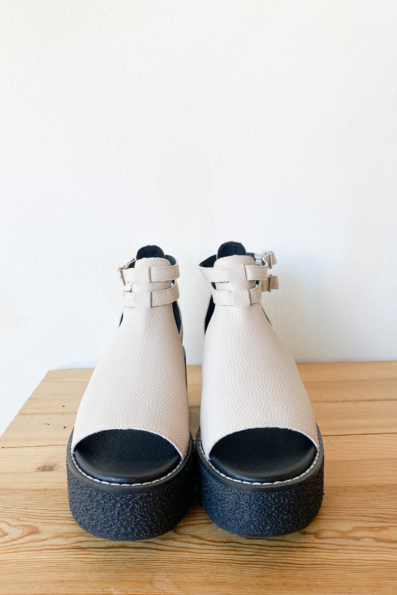 mode, elizabeth platform