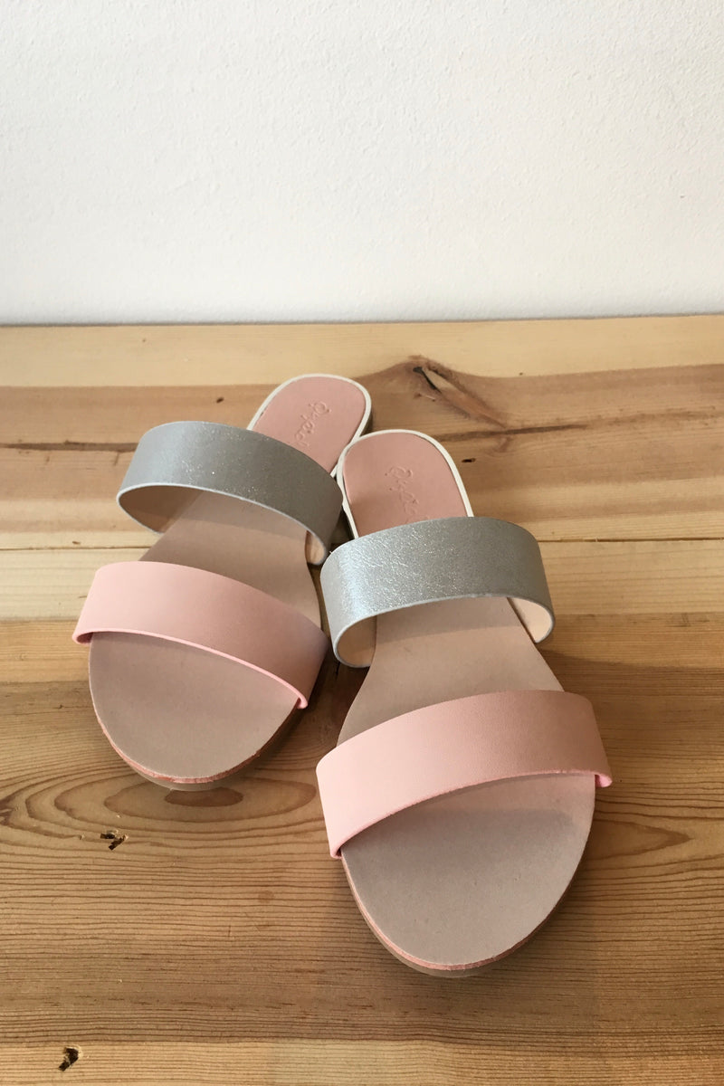 mode, Two tone double strap sandal