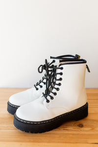mode, passionate chunky boot